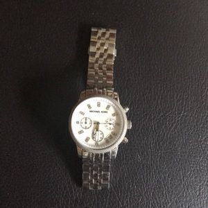 😍😍😍 Michael kors silver watch